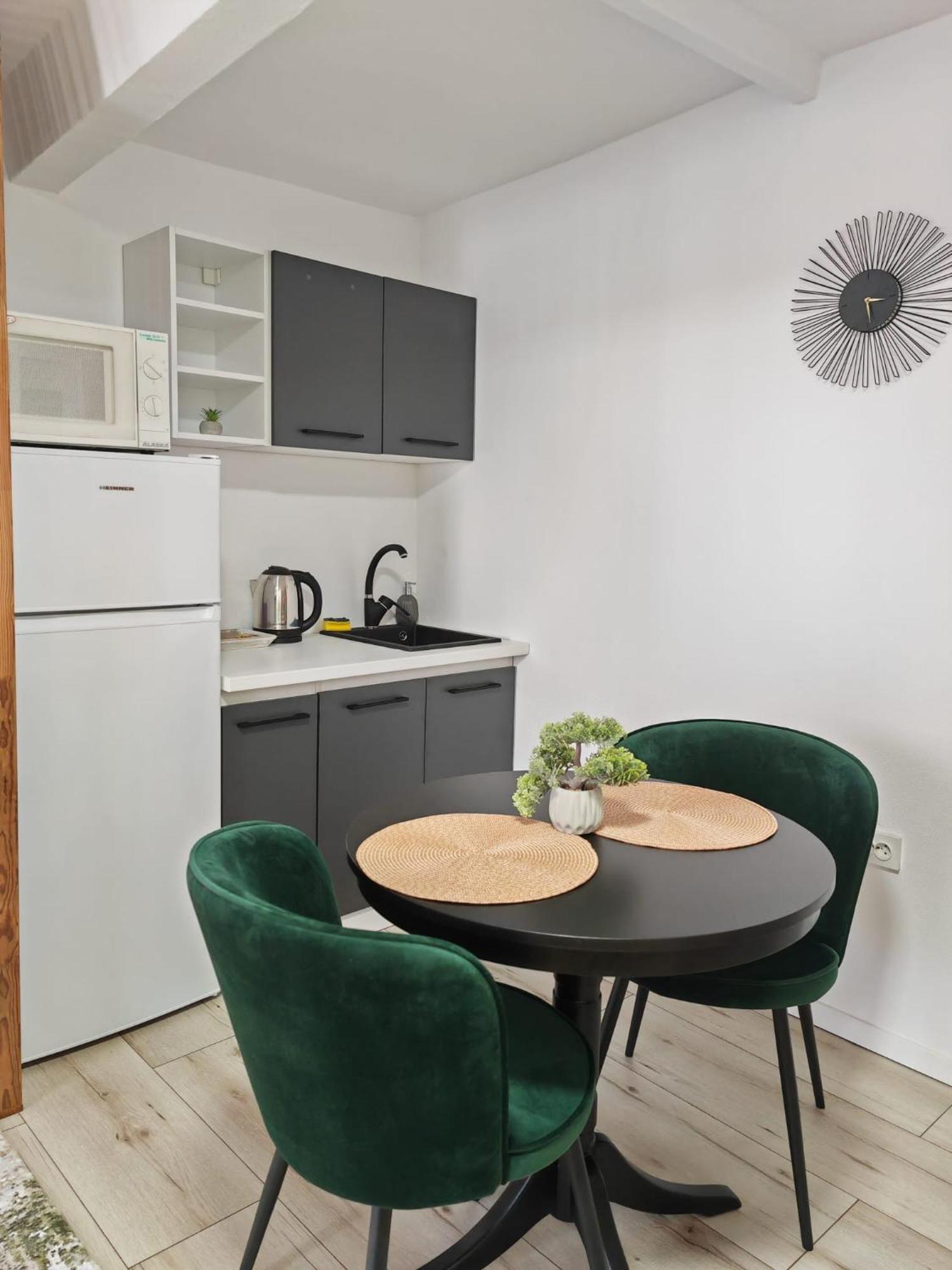 Wonderland Apartment Bistriţa Exterior foto